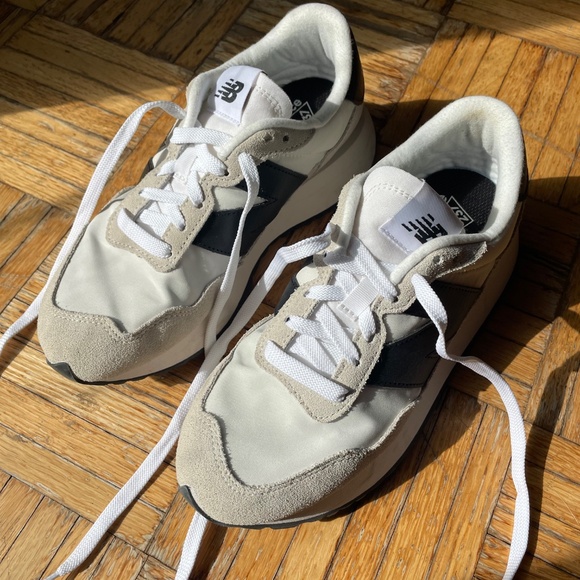 new balance 237 women’s 7.5 white shoe - Picture 2 of 7